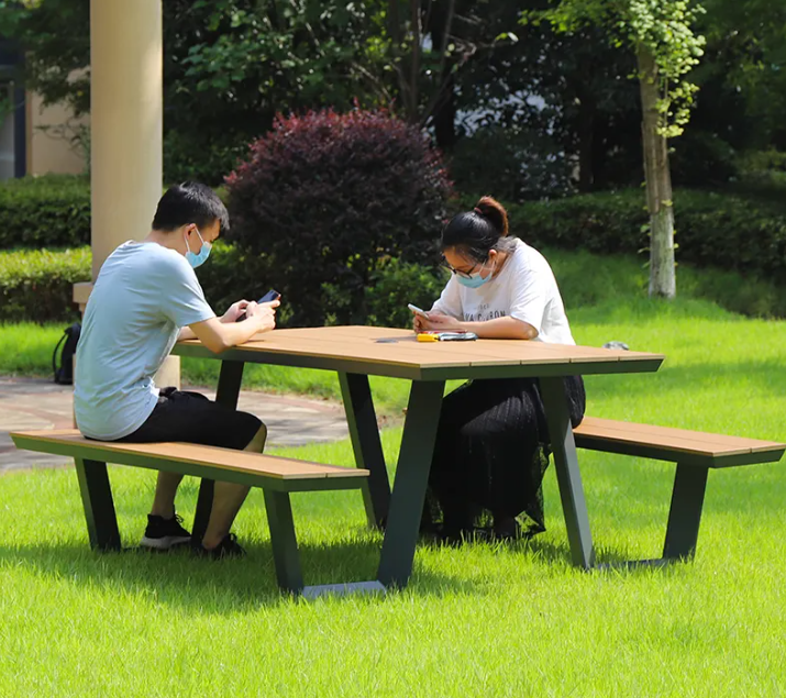 High Quality Popular Aluminium Wooden Garden Beer Table and Bench Set