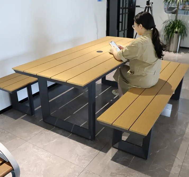 Outdoor Picnic Table Aluminum Table Set Plastic Wood Garden Table for Event Resort Hotel Club