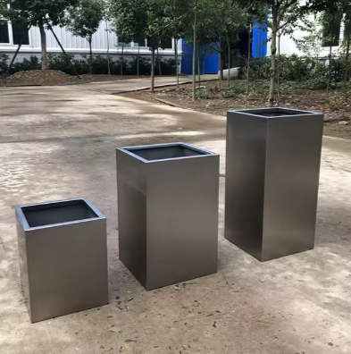 Black Modern Iron Rectangular Planter Box Black Metal Flower Pot for Floor and Shopping Mall Outdoor Use